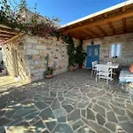 Stone Mina Hébergement de vacances *