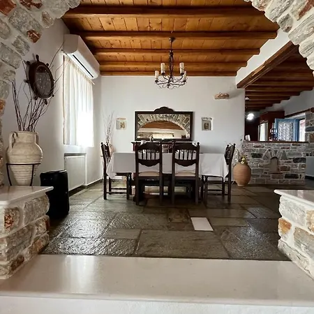 Feriehus Stone Mina *